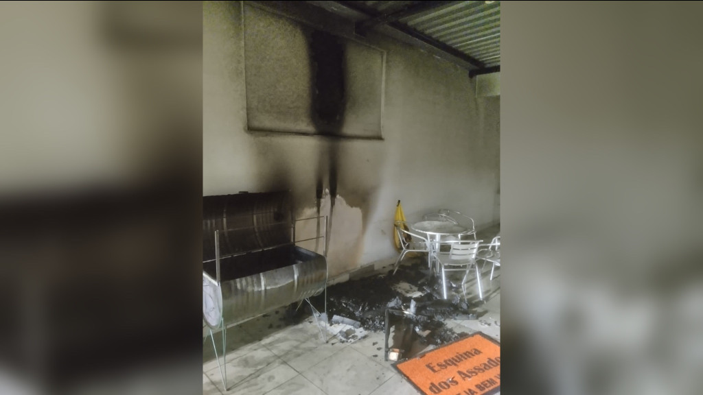 Incêndio em restaurante mobiliza bombeiros em São João Batista
