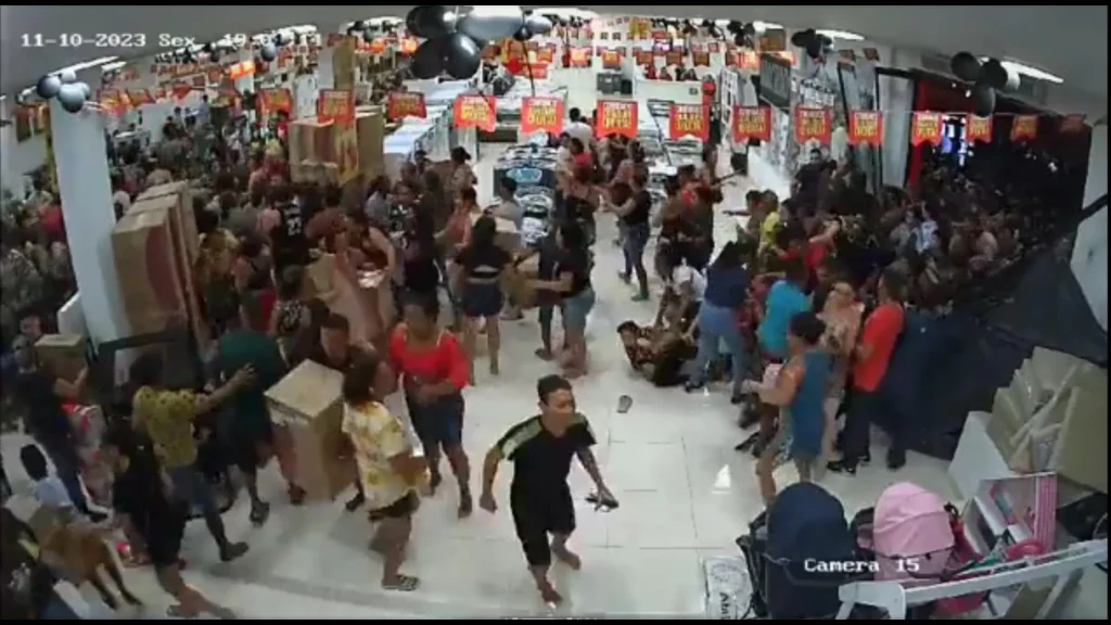 Esquenta para Black Friday deixa 40 pessoas feridas em loja
