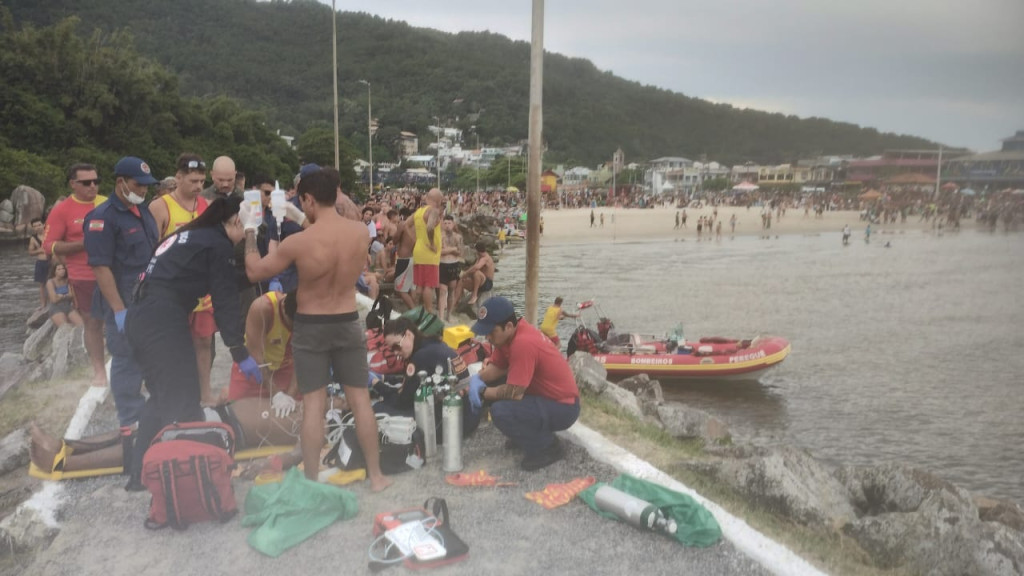 Jovem de 19 anos morre afogado em Florianópolis