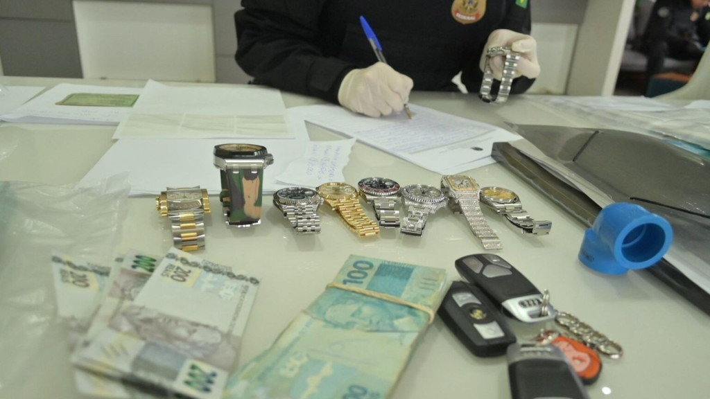 Italiano procurado pela Interpol é preso em condomínio de luxo, em Camboriú