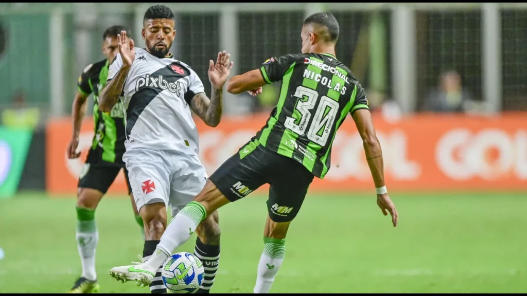 Vasco vence América-MG e deixa a zona de rebaixamento do Brasileirão após quatro meses