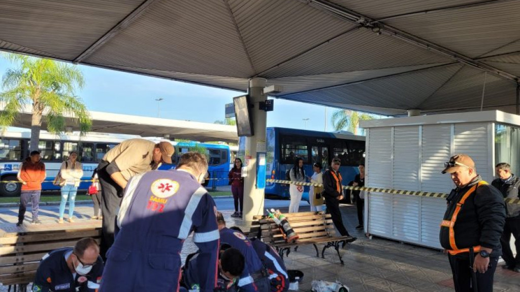 Idosa sofre mal súbito e morre em terminal de ônibus em Florianópolis