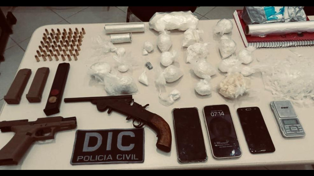 Polícia prende dupla e apreende grande quantidade de cocaína em SC