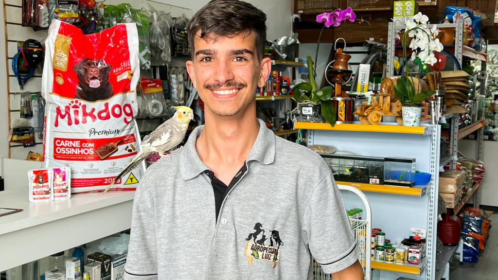 Aos 17 anos, jovem de Tijucas inaugurou sua própria agropecuária