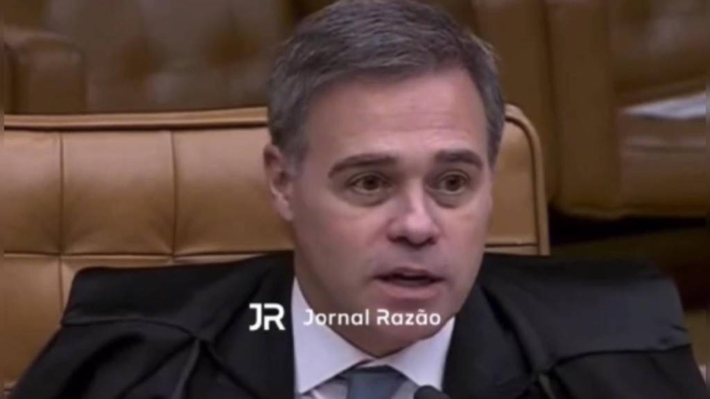 “Tribunal da Democracia é exemplo para o país”: Ministro Mendonça elogia competência e firmeza de Moraes