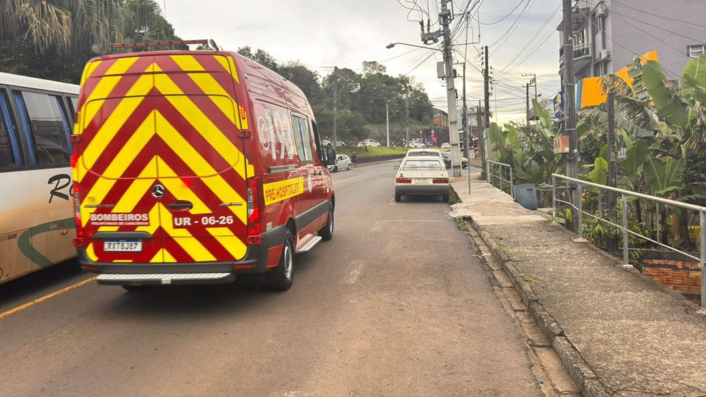 Menina de 5 anos morre atropelada ao atravessar rua próximo a escola