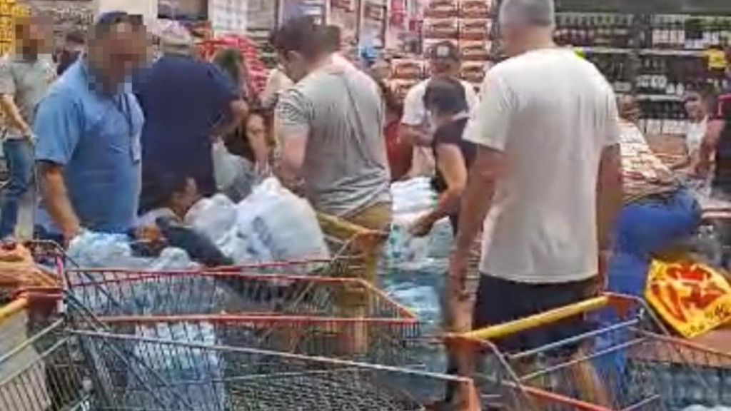 Desespero em Joinville: moradores lotam mercados em busca de água
