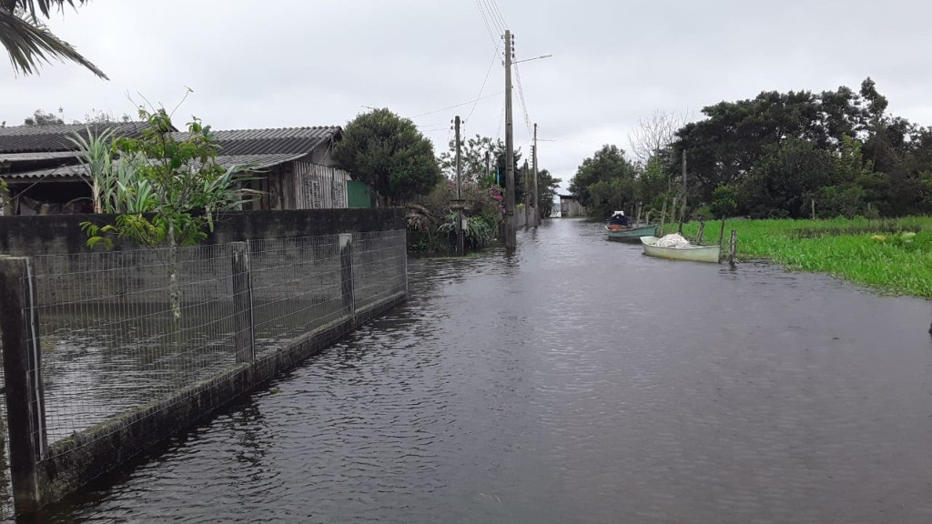 Cidades catarinenses decretam situação de emergência por conta das chuvas