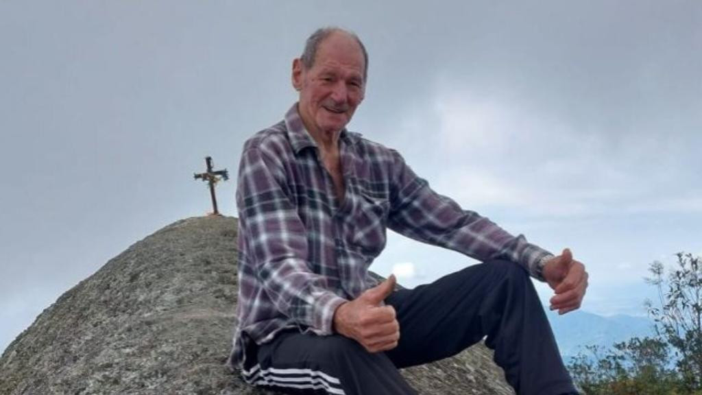 Idoso de 81 anos realiza sonho ao subir em pico com 1147 metros de altitude na região