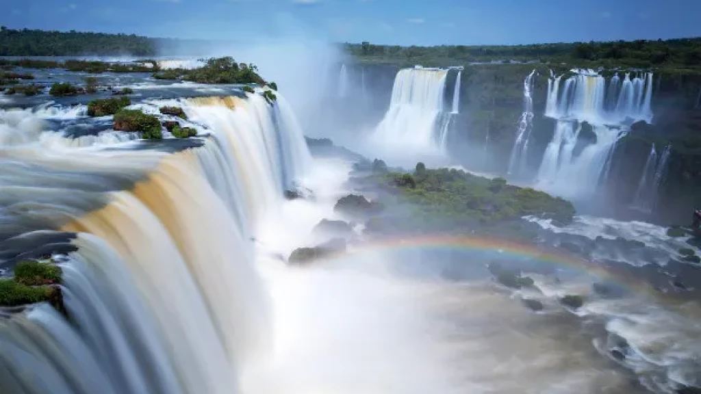 Cataratas do Iguaçu estão entre as melhores atrações turísticas do mundo