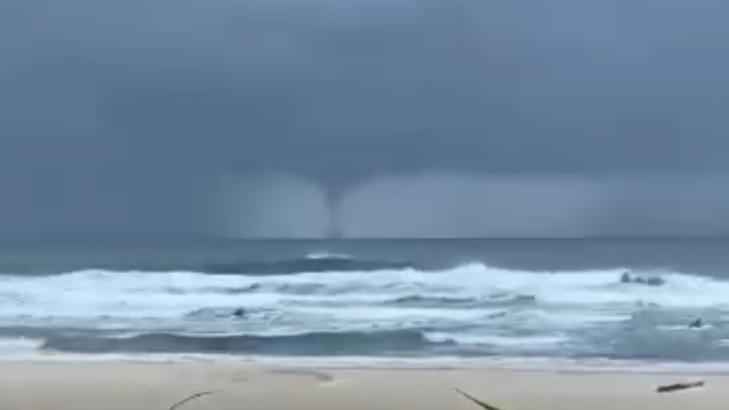 "Várias ao mesmo tempo": Vórtice ciclónico forma trombas d'água no mar de Florianópolis