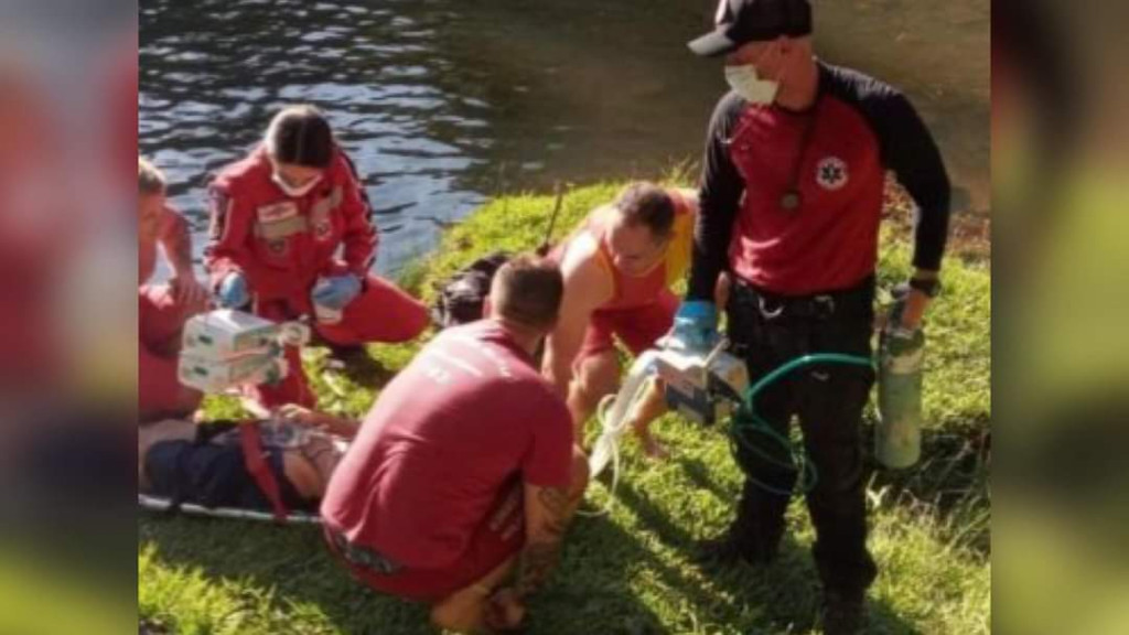 Adolescente de 17 anos morre após ficar mais de 40 minutos submerso em rio