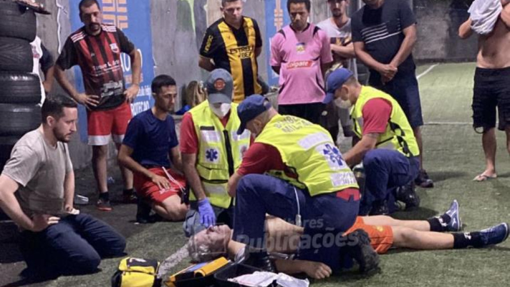 Homem sofre infarto e morre enquanto jogava futebol com amigos, em Santa Catarina