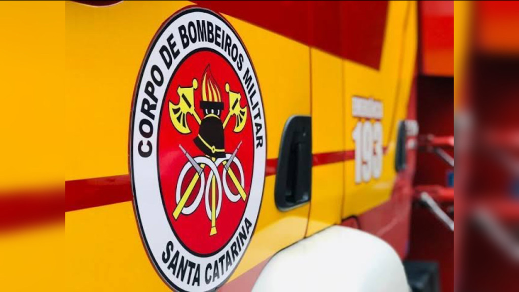 "Poderia ter sido pior": Escada amortece queda de vítima em São João Batista, afirmam bombeiros