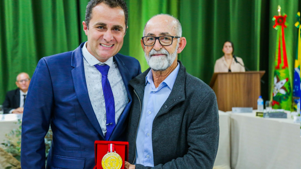 Empresário de Tijucas recebe "Medalha de Mérito Maria Gallotti"