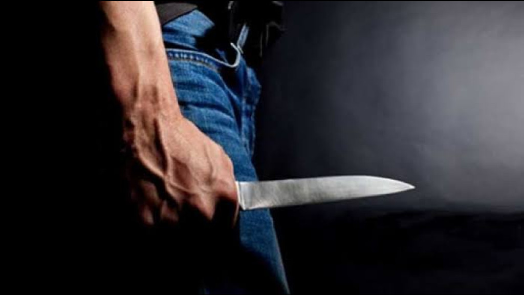 Homem ameaça mãe com faca após negativa de dinheiro