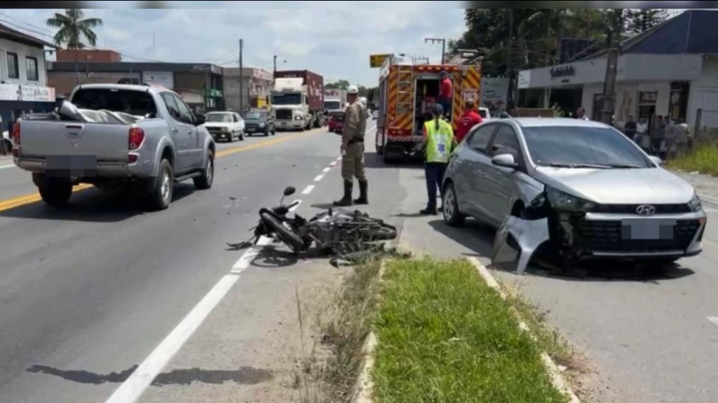 Motociclista morre após colisão frontal com carro na SC-108