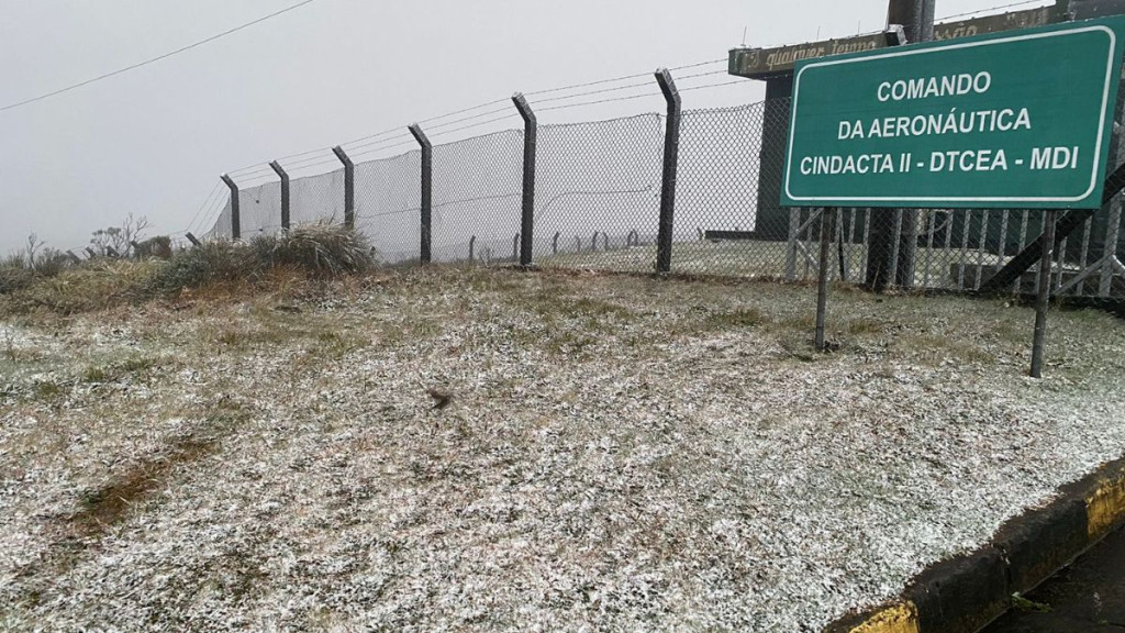 Geada surpreende Florianópolis em manhã gelada