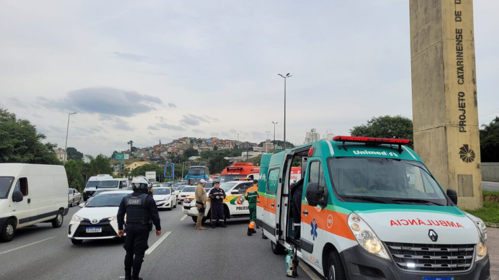 Menina de 12 anos sofre parada cardiorrespiratória na ponte Pedro Ivo,  em Florianópolis