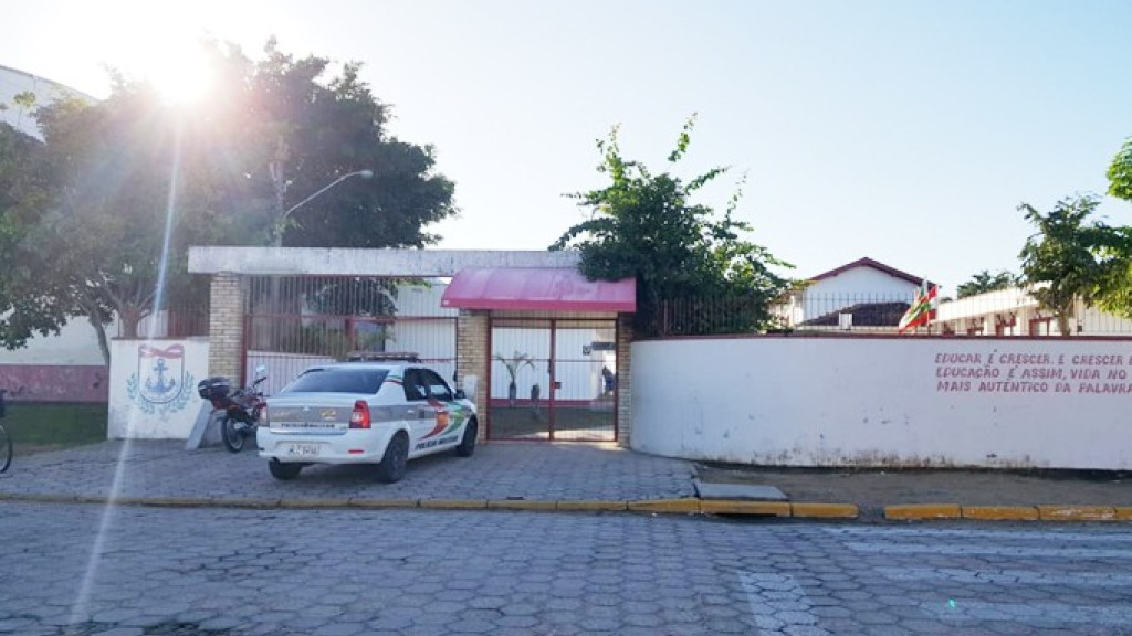 Com medo de ataque, criança leva faca para a escola em Tijucas