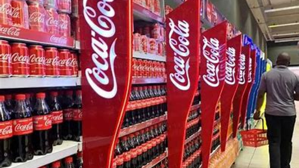 Coca-cola recolhe milhões de garrafas com suspeita de contaminação