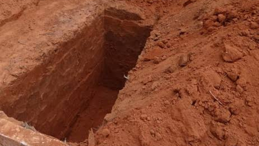 Jurada de morte, vítima escapa de execução enquanto cova era escavada
