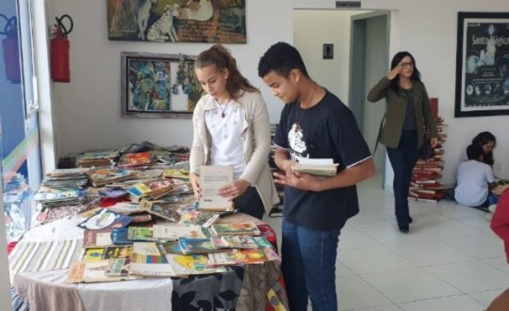 Tradicional Feira do Livro Livre acontece em Porto Belo