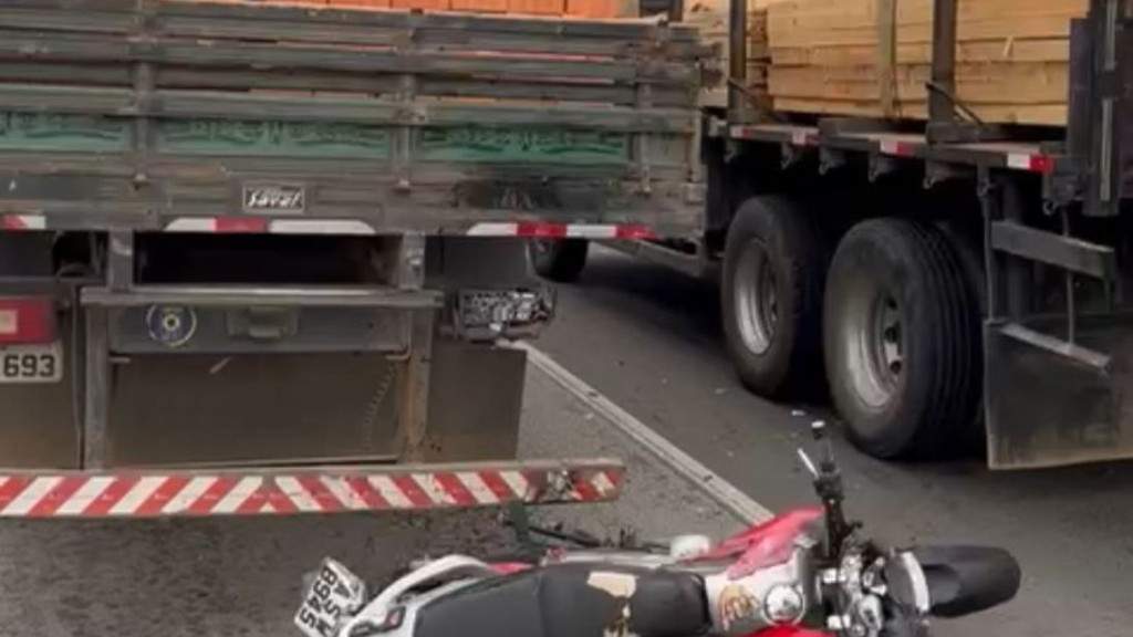 Acidente grave na SC-486, em Itajaí, envolve moto com placa de Nova Trento
