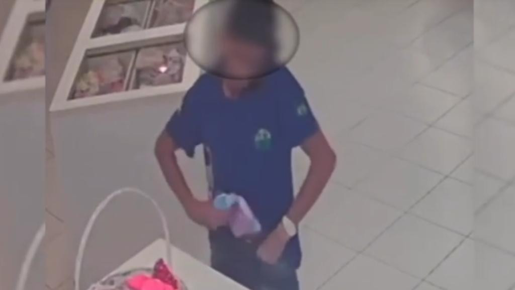 Homem é flagrado furtando calcinha infantil em loja de Tijucas