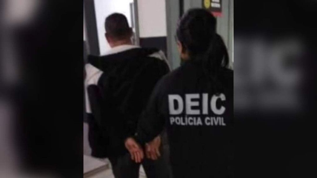 Pedófilo é preso trabalhando como motorista de van escolar em Santa Catarina