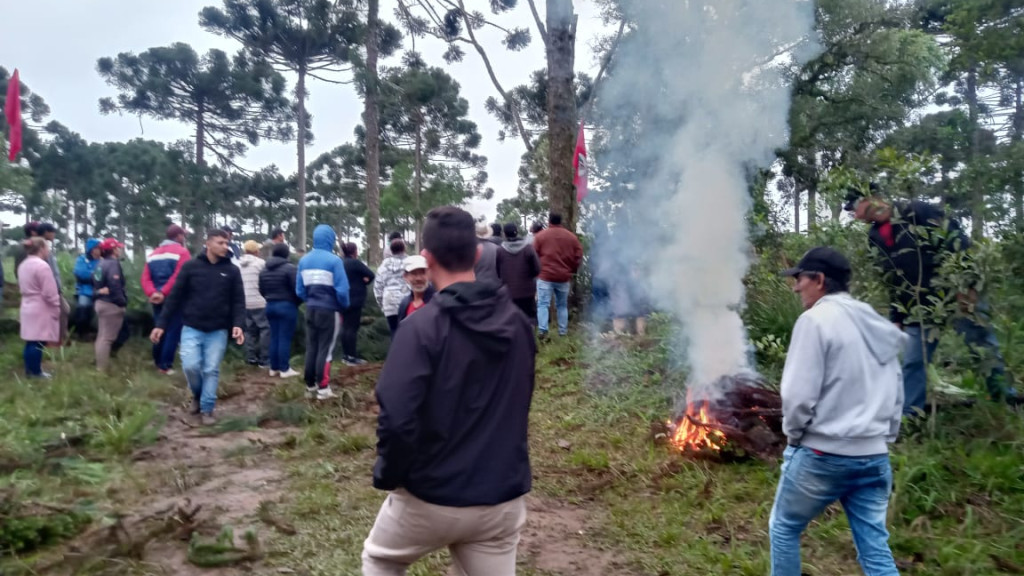 URGENTE: MST invade terras em Santa Catarina