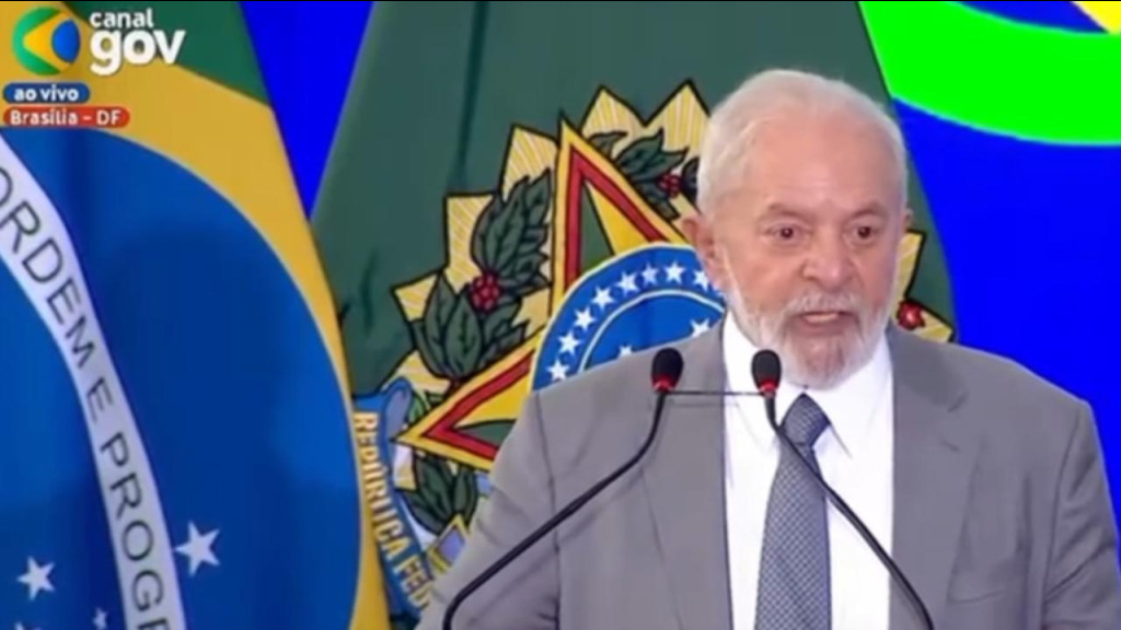 Lula debocha e diz que Brasil tem "cultura" de reclamar dos impostos