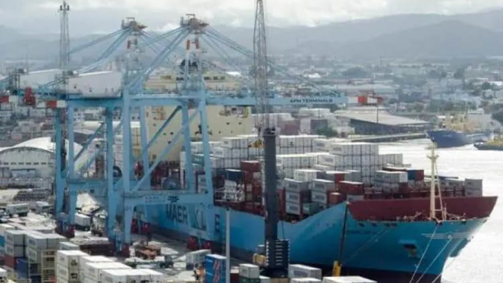 Governador busca solução para futuro incerto do Porto de Itajaí