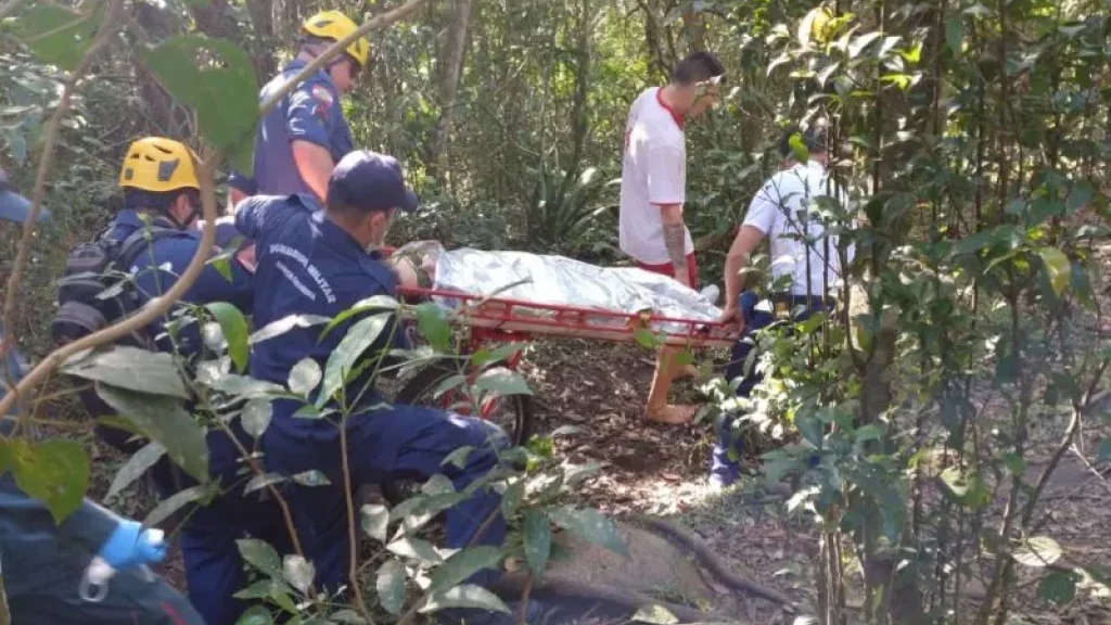 Turista fica ferida durante trilha e mobiliza bombeiros em Florianópolis