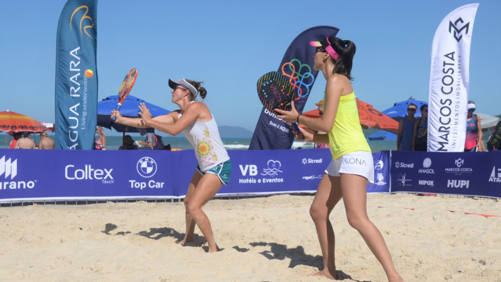 Evento de beach tennis em Bombinhas reunirá mais de 700 atletas