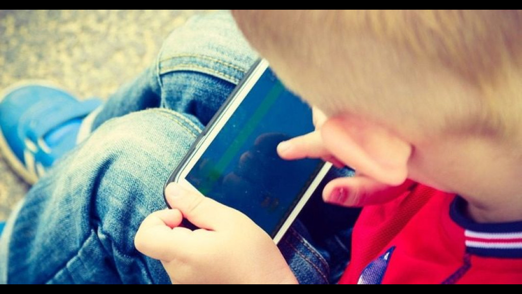 Afinal, uso do celular deixa crianças autistas? Entenda de uma vez por todas!