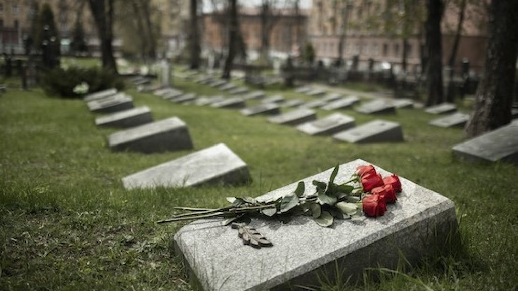 Mãe será indenizada após corpo do filho sumir em cemitério de Balneário Camboriú