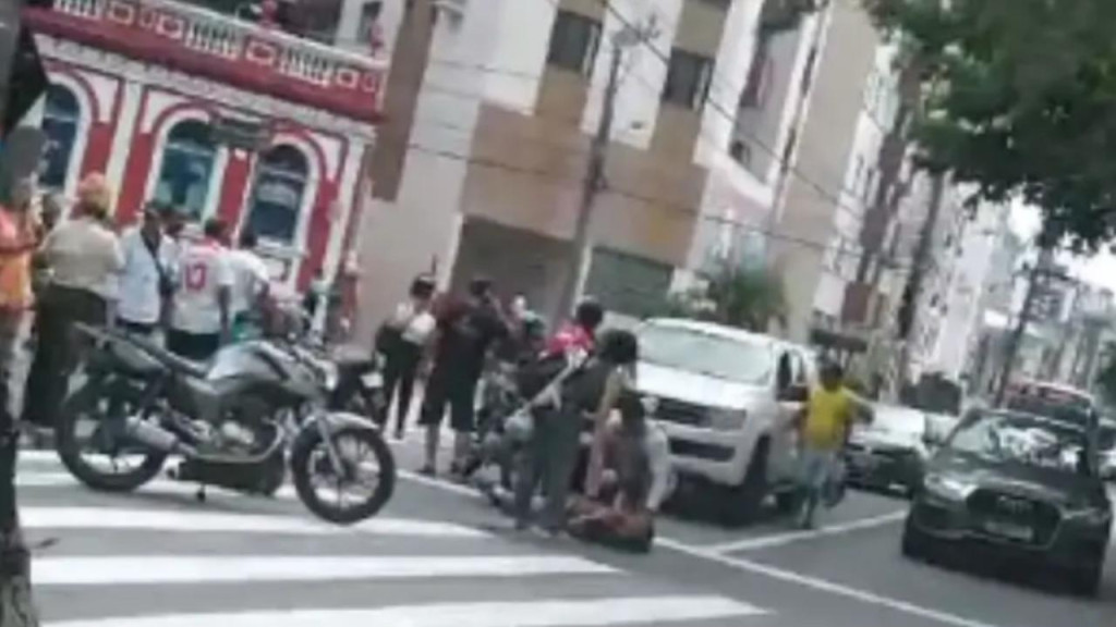 Morador de rua desmaia homem durante briga após golpe de  mata-leão, em Florianópolis