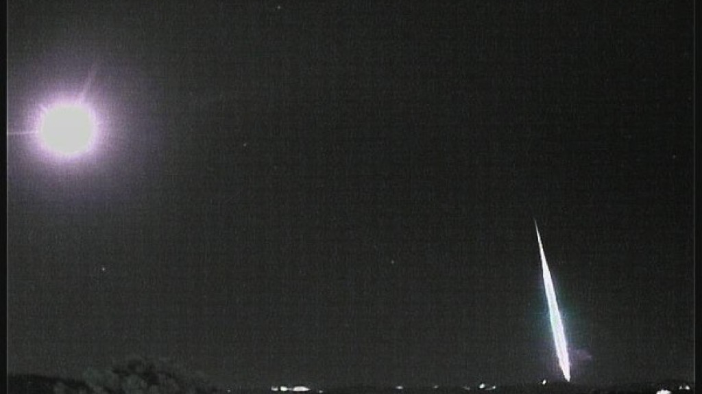 VÍDEO: Meteoro ilumina o céu de Santa Catarina e é registrado por estação de monitoramento