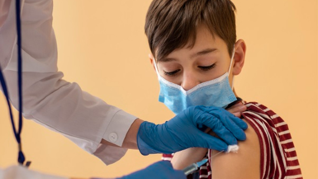 “Pai não é dono do filho”: conselho tutelar de SC alerta que vacina da Covid é obrigatória