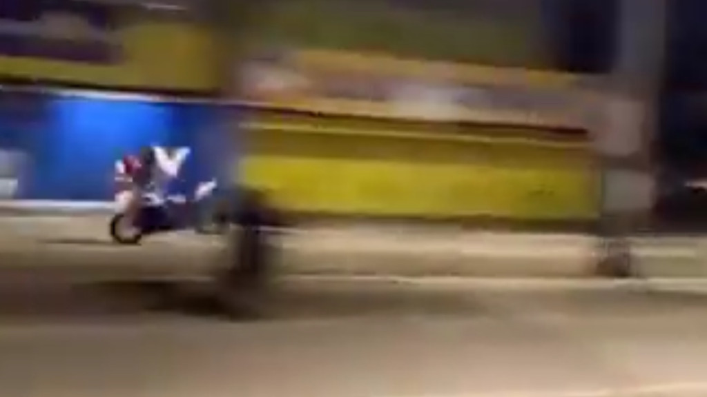 VÍDEO: Homem tenta fugir da polícia mas acaba sofrendo acidente gravíssimo