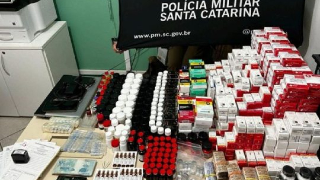Mais de 700 caixas de anabolizantes e medicamentos ilegais são apreendidos