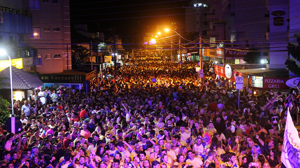Após dois anos, programação de Carnaval de Bombinhas promete muita folia