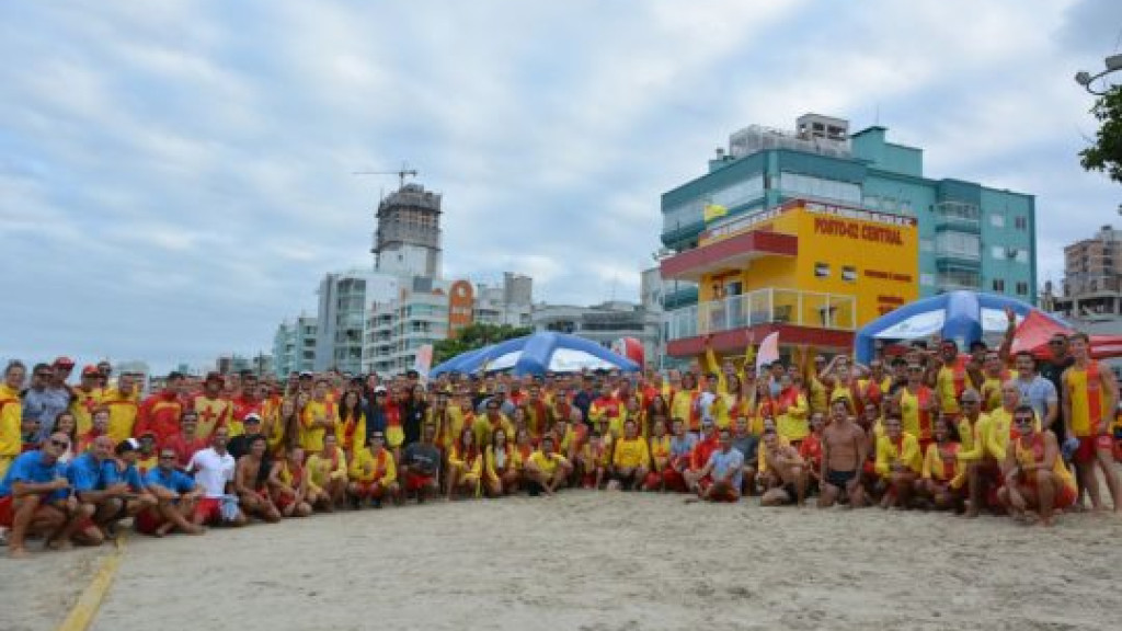 Itapema recebe Campeonato Brasileiro de Salvamento Aquático