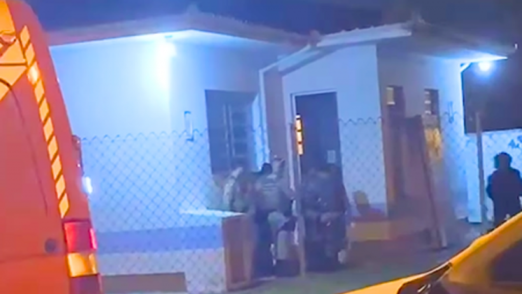 Ladrão é preso após ficar entalado em janela de Unidade de Saúde, em Laguna