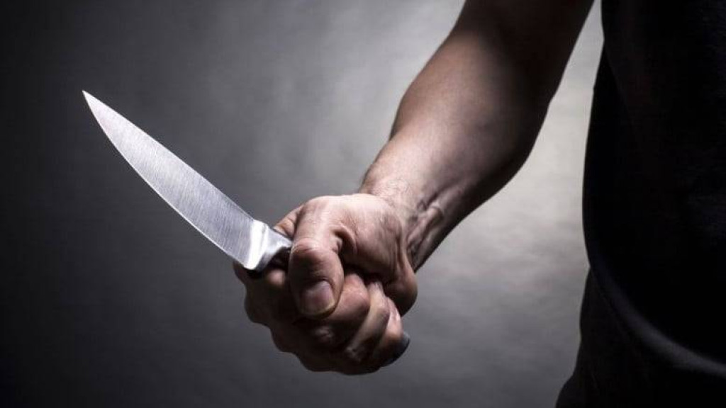 Mãe acusa padrasto de assassinar filho a facadas e atropelar