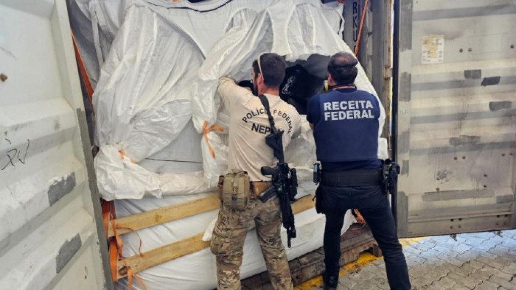 Mais de meia tonelada de cocaína é apreendida em porto de SC