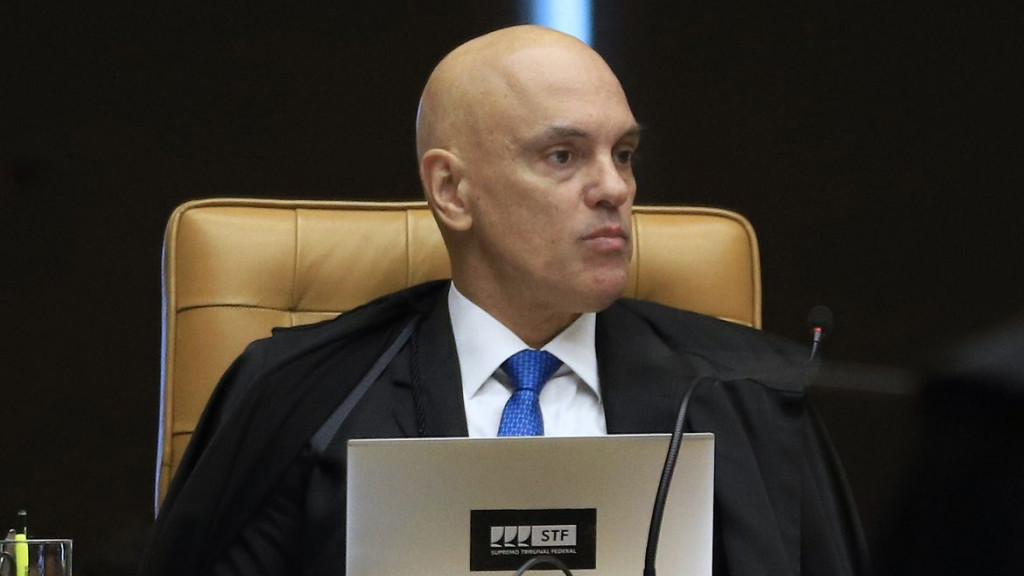 Moraes condena primeiro réu a mais de 17 anos de prisão por "atos antidemocráticos"