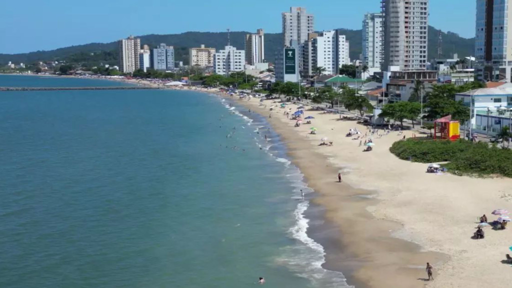 Licitação de alargamento de praia em Balneário Piçarras é suspensa por possível sobrepreço