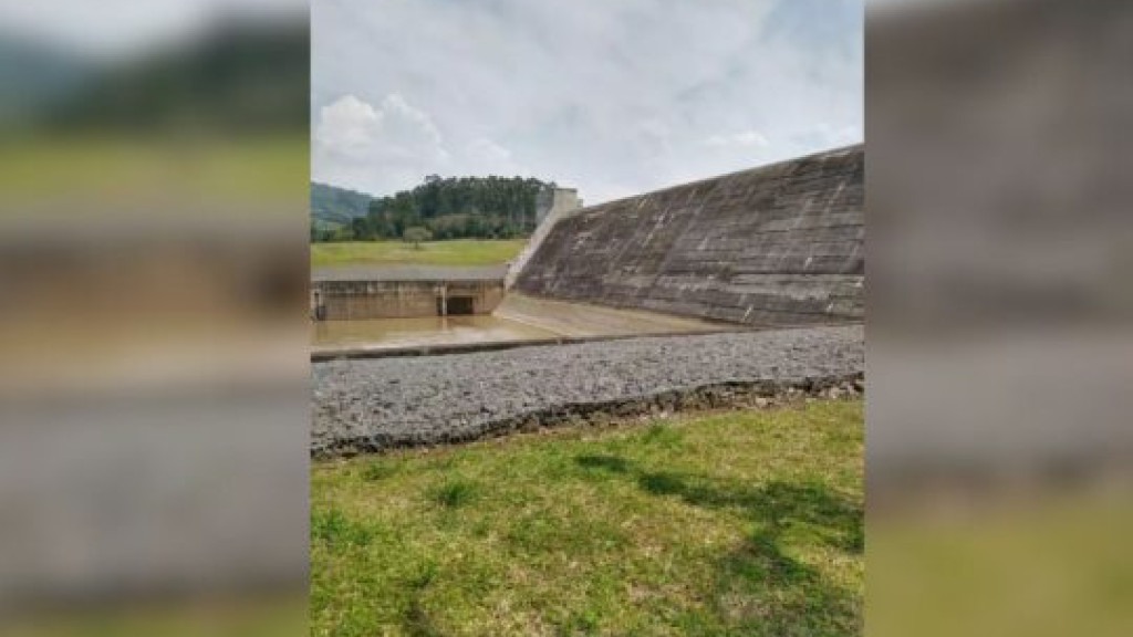 Comportas de barragens são fechadas em SC em meio à ameaça de enchentes